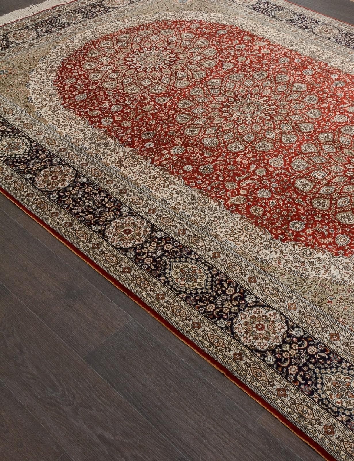 Ковер QINGHAI TIBETAN SHEEP CARPETS Tibet SILK & SILK S-04 RED 1.9x2.76м